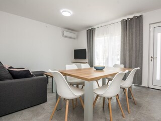 Apartment Povljana  11