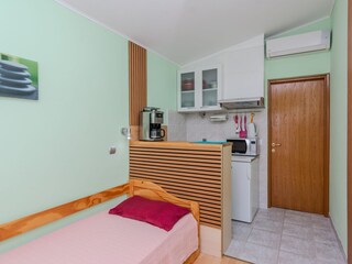Apartment Povljana  9