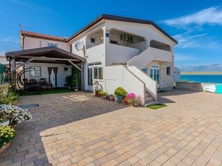 Apartment Povljana  2