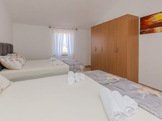 Apartment Povljana  13