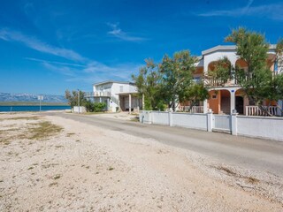 Apartment Povljana  2