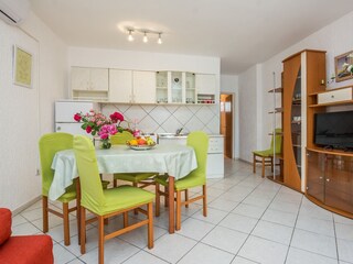 Apartment Povljana  8