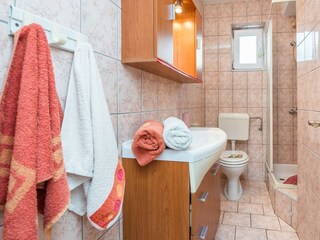 Apartment Povljana  12