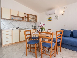 Apartment Povljana  8