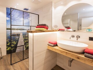 Bad mit Komfortdusche