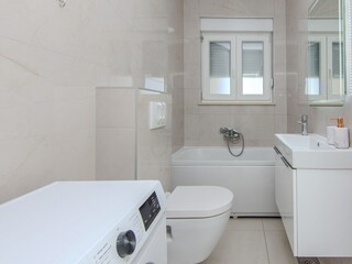 Apartment Povljana  13