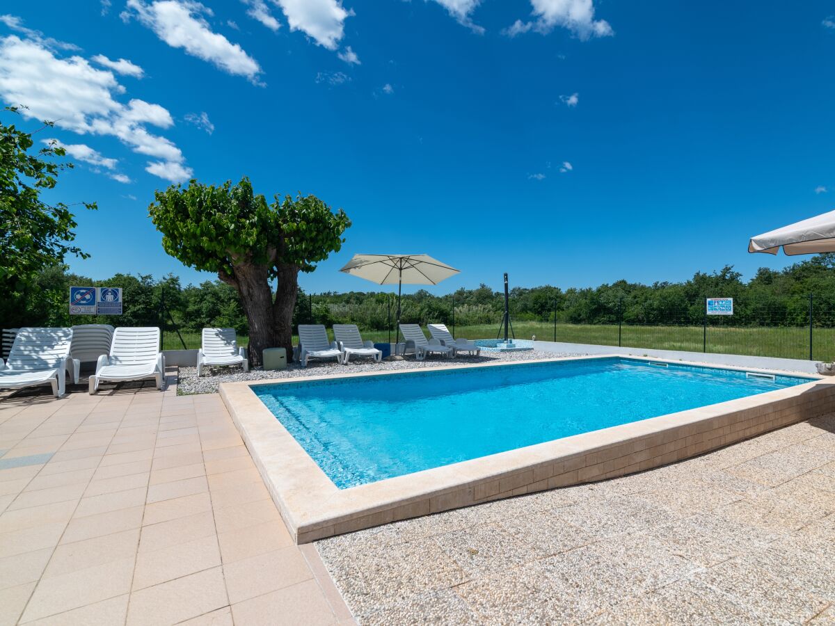 Apartment Nova Vas 8