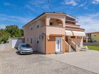 Apartment Povljana  1