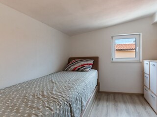 Apartment Povljana  12