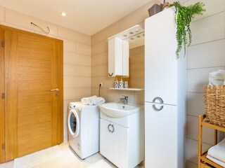 Apartment Povljana  15