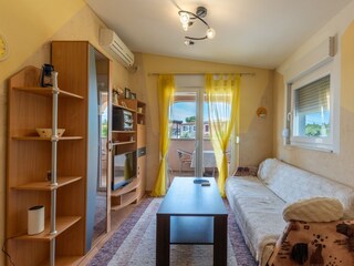 Apartment Povljana  13