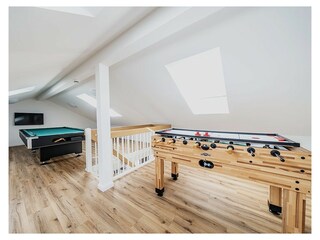 Beispielbild Galerie mit Billard und Kickertisch
