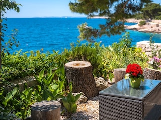 Apartment Grebastica  9