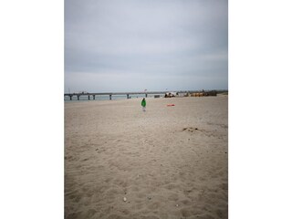 Strand mit Seebrücke
