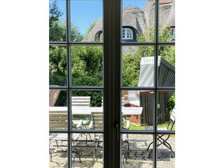 Wohnzimmer-Blick in den Garten