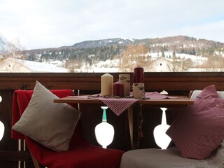 Eigener Balkon mit Bergblick und Abendsonne