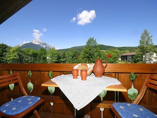 Eigener Balkon mit Bergblick und Abendsonne