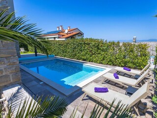 Apartment Njivice  3