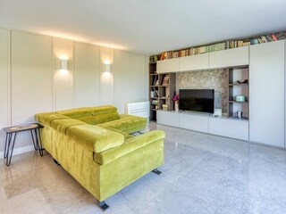 Apartment Njivice  12