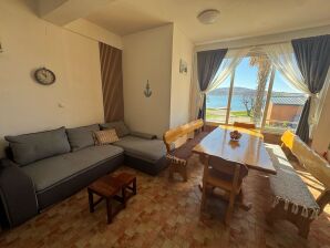 One bedroom apartment near beach Seline, Paklenica A-6528-b