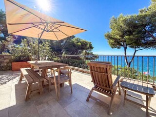 Terrasse mit entsprechendem Mobiliar