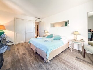 Schlafzimmer 4
