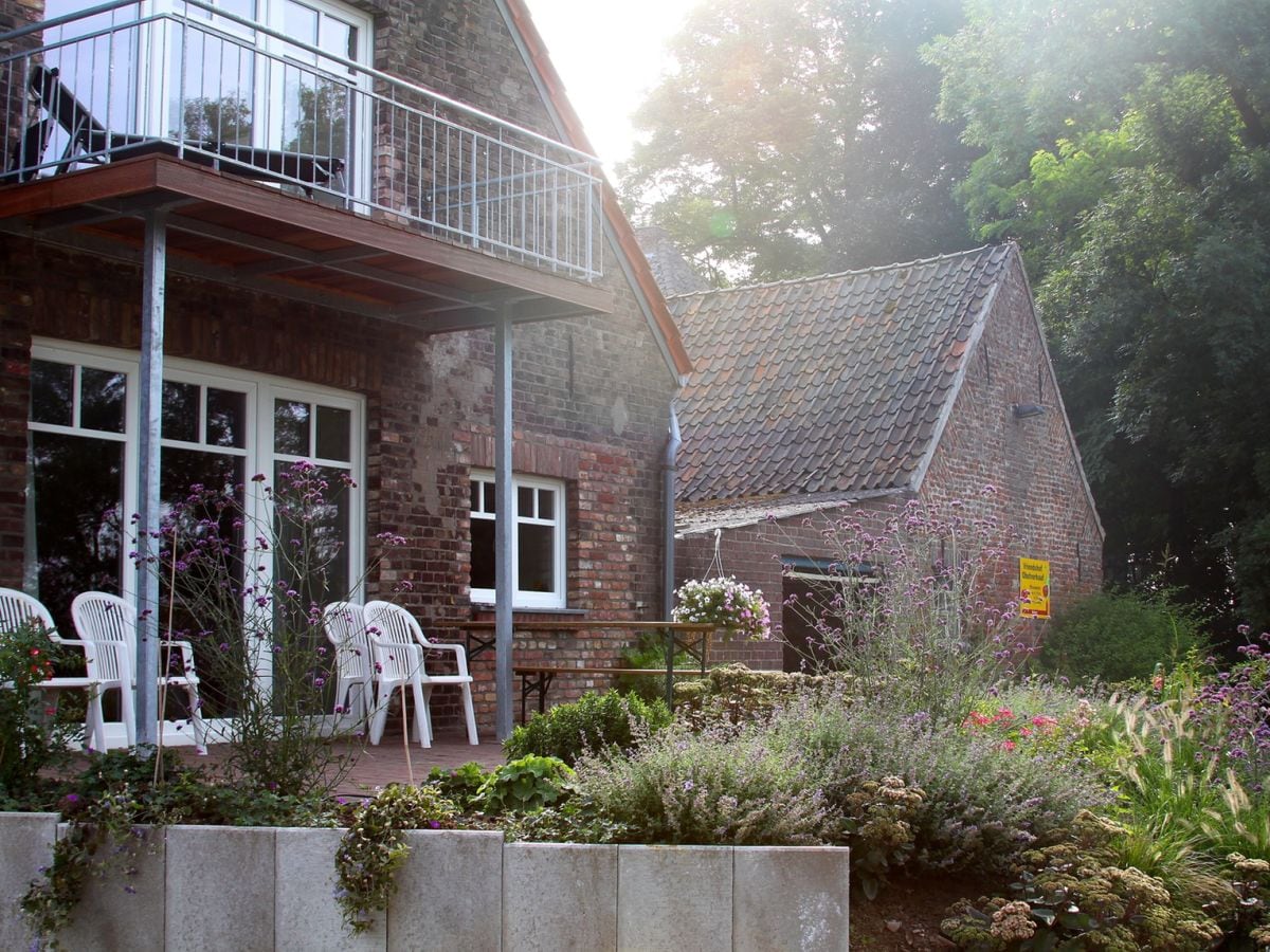 Außenansicht Balkon/ Terrasse