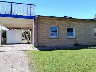 Hausvorderseite mit Eingang