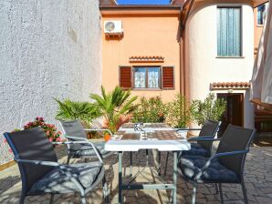 Apartments with parking space Štinjan, Pula - 20816