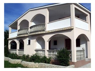 Apartment Povljana  3