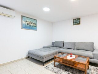 Apartment Okrug Gornji  10