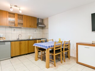 Apartment Okrug Gornji  11