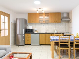 Apartment Okrug Gornji  12