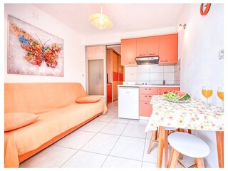 Apartment Povlja  12