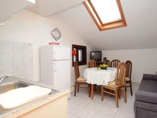 Apartment Zavalatica  9