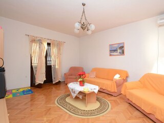 Apartment Zavalatica  9