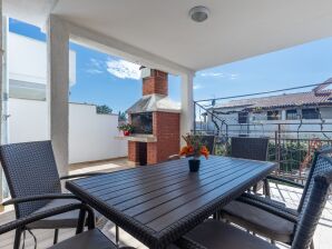 Two bedroom apartment with terrace Poreč A-22124-c