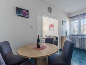 One bedroom apartment with terrace Poreč A-22124-d