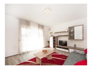 Apartment Kaštel Lukšić  11