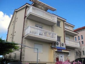 Two bedroom apartment with balcony and sea view Zablaće, Šibenik A-23960-c