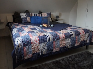 Schlafzimmer1, 1 Doppelbett+Zusatzbett