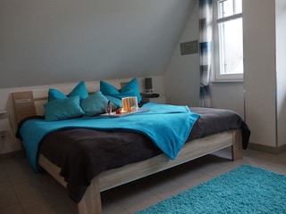 Schlafzimmer2, 1 Doppelbett+Zusatzbett