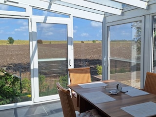 Weiter Blick aus dem Wintergarten