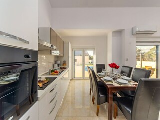 Villa Brodarica Caratteristiche 4