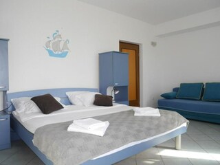 Apartment Dugi Rat Features 7