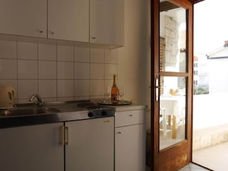 Apartment Dugi Rat Features 4