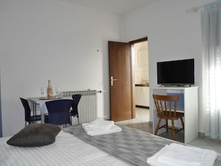 Apartment Dugi Rat Features 11