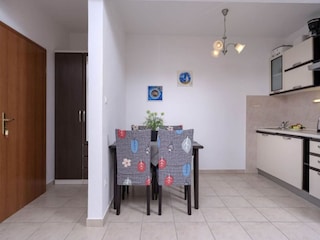 Apartment Vrboska Features 23