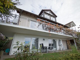 Haus vom Garten aus