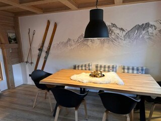 Essbereich im offenen Wohnzimmer